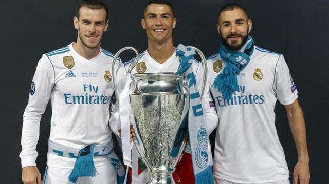 首圈，维斯塔潘起步良好抢到首位，皮亚斯特里挤进内线并过掉诺里斯上至第2，诺里斯第3。