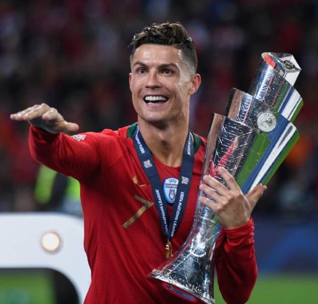 阿莱格里：现在的成绩并不是惊喜；迈尼昂是世界前三门将之一